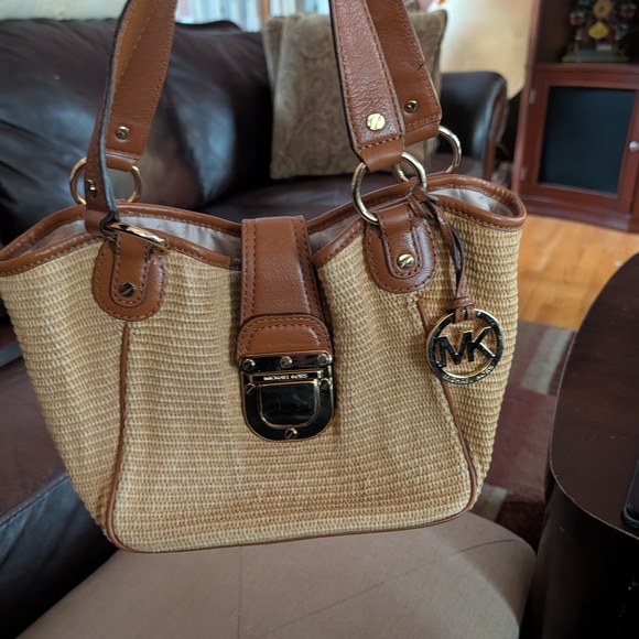 Michael Kors Woven Beige and Brown Shoulder Bag - Picture 3 of 8